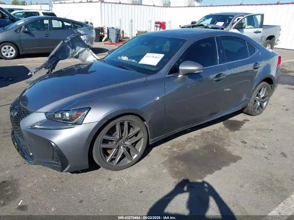 JTHBA1D25H5051529 2017 LEXUS IS - Image 2
