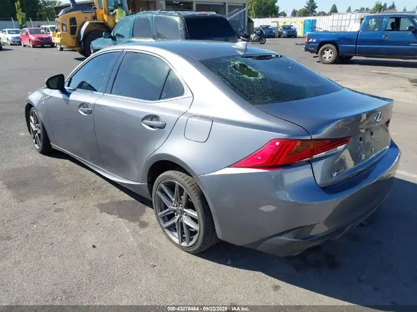 2017 LEXUS IS IAAI lot 43278464 auction photo 3