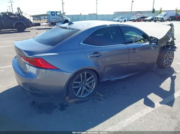 2017 LEXUS IS IAAI lot 43278464 auction photo 4