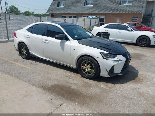 JTHBA1D25H5052714 2017 LEXUS IS - Image 1