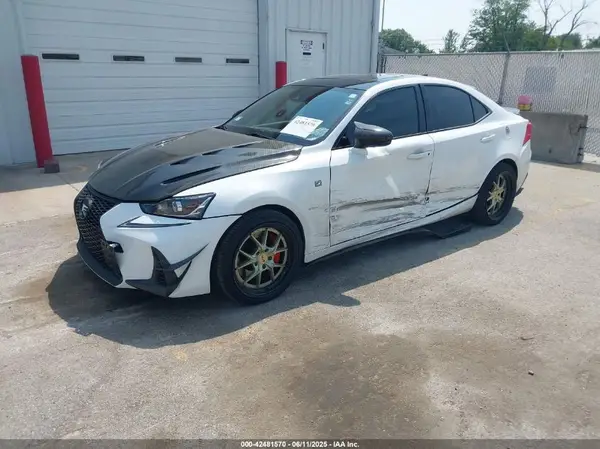 JTHBA1D25H5052714 2017 LEXUS IS - Image 2