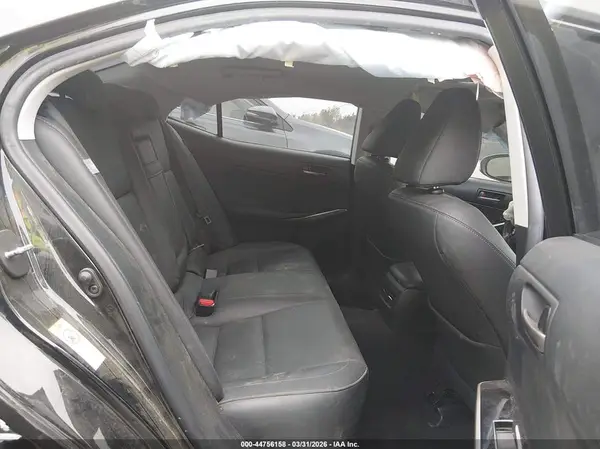 JTHBA1D25J5062312 2018 LEXUS IS - Image 8