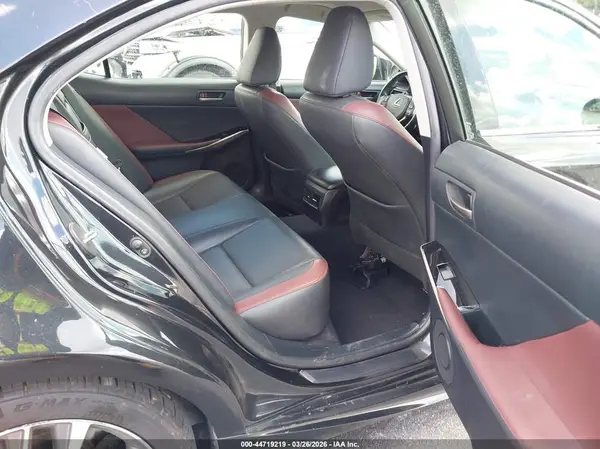 JTHBA1D25J5065212 2018 LEXUS IS - Image 8