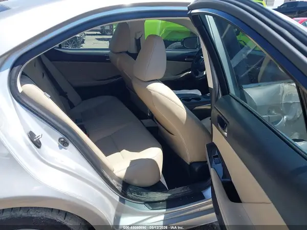 JTHBA1D25J5069082 2018 LEXUS IS - Image 8