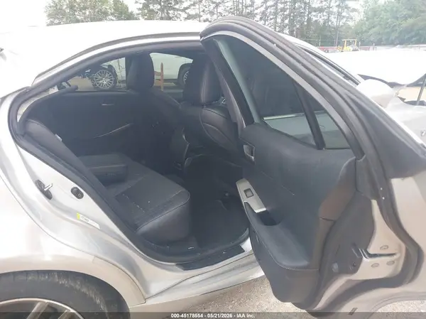 JTHBA1D25J5072726 2018 LEXUS IS - Image 8