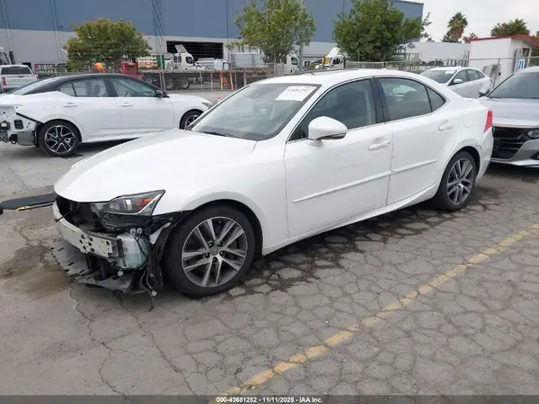 JTHBA1D25J5075481 2018 LEXUS IS - Image 2