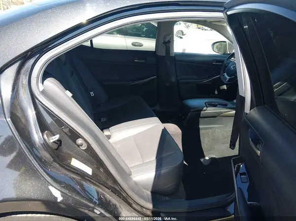JTHBA1D25J5080020 2018 LEXUS IS - Image 8