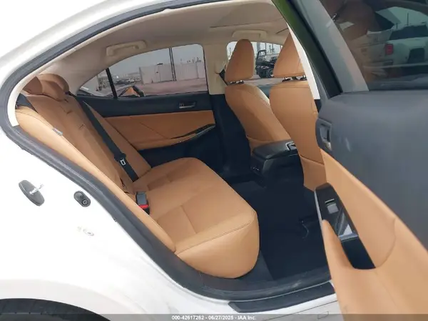 JTHBA1D25K5088670 2019 LEXUS IS - Image 8