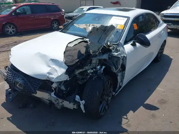 JTHBA1D25K5099975 2019 LEXUS IS - Image 2