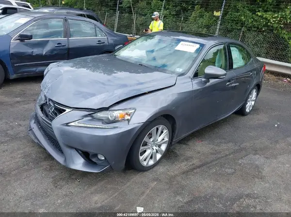 JTHBA1D26G5005853 2016 LEXUS IS - Image 2