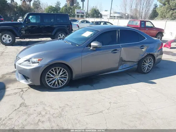 JTHBA1D26G5014813 2016 LEXUS IS - Image 2