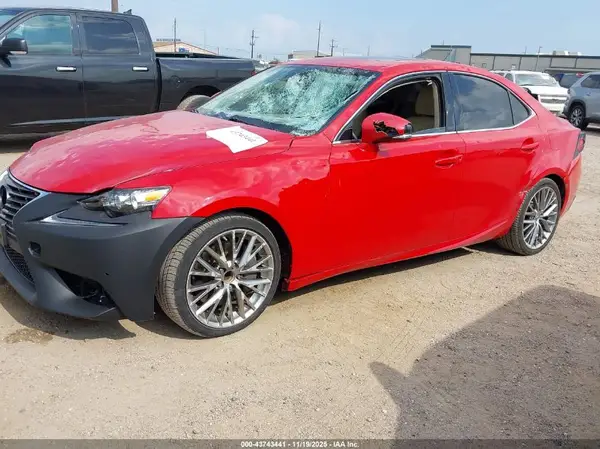 JTHBA1D26G5015086 2016 LEXUS IS - Image 2
