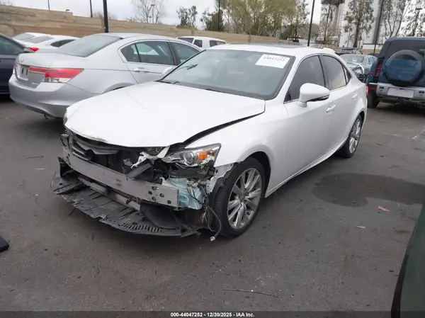 JTHBA1D26G5033684 2016 LEXUS IS - Image 2