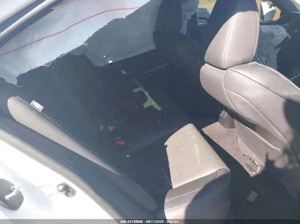JTHBA1D26J5065199 2018 LEXUS IS - Image 8