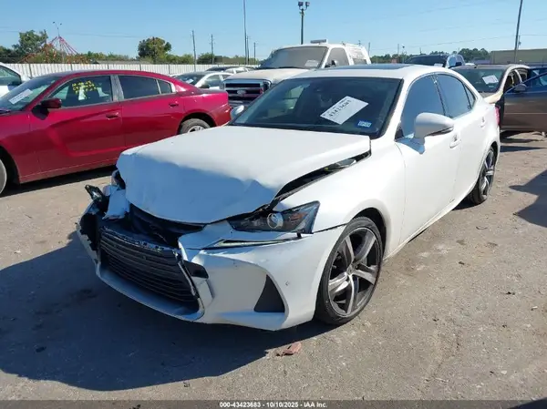 JTHBA1D26J5068720 2018 LEXUS IS - Image 2