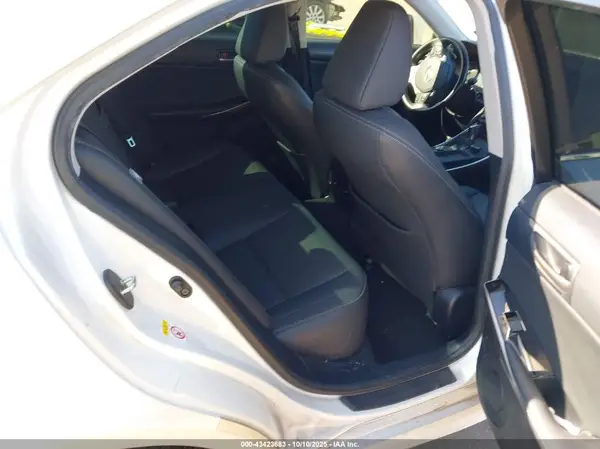 JTHBA1D26J5068720 2018 LEXUS IS - Image 8