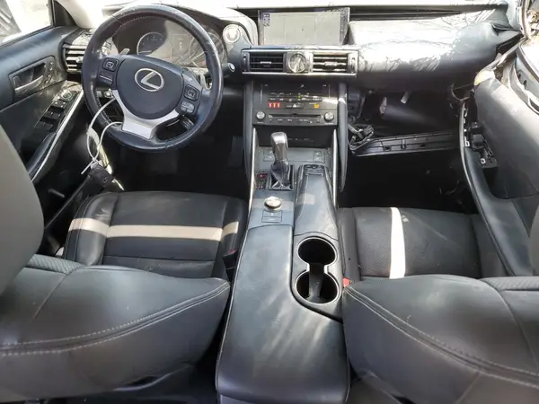JTHBA1D26J5070015 2018 LEXUS IS - Image 8