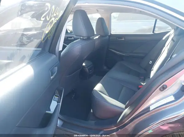 JTHBA1D26K5090136 2019 LEXUS IS - Image 8