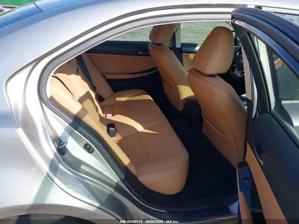 JTHBA1D26K5100793 2019 LEXUS IS - Image 8