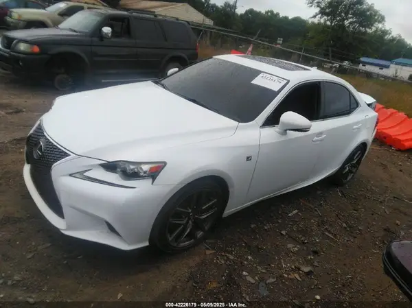 JTHBA1D27G5006915 2016 LEXUS IS - Image 2