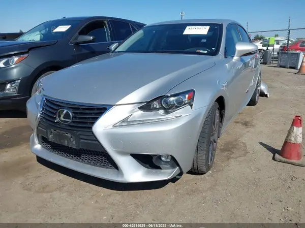 JTHBA1D27G5008342 2016 LEXUS IS - Image 2