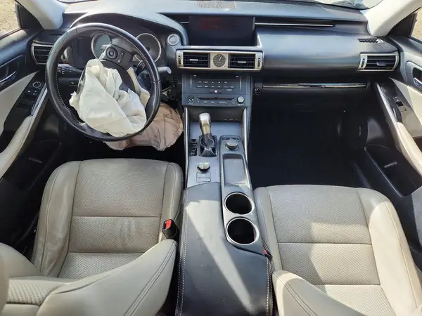 JTHBA1D27G5010902 2016 LEXUS IS - Image 8