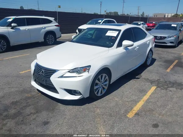 JTHBA1D27G5011404 2016 LEXUS IS - Image 2