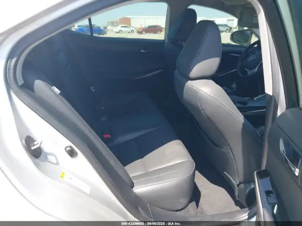 JTHBA1D27G5013301 2016 LEXUS IS - Image 8