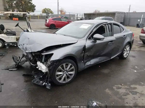JTHBA1D27G5016988 2016 LEXUS IS - Image 2
