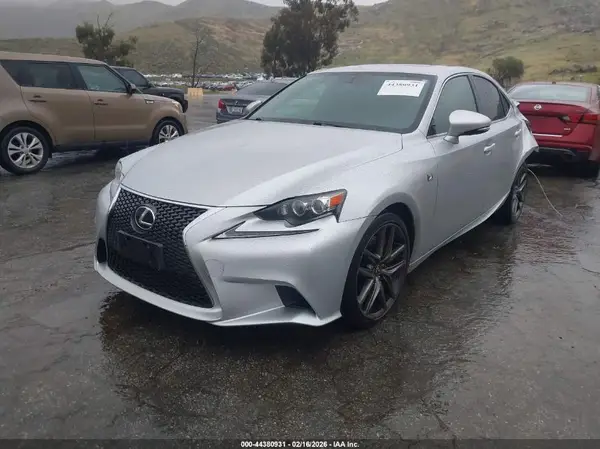 JTHBA1D27G5018398 2016 LEXUS IS - Image 2