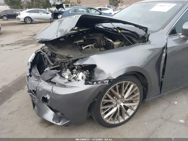 2016 LEXUS IS auction photo 6