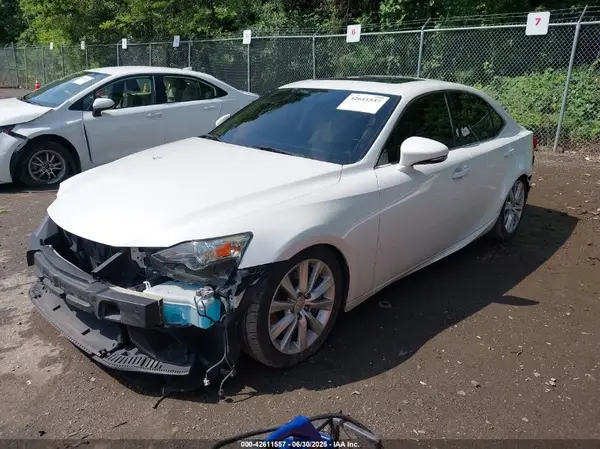 JTHBA1D27G5024704 2016 LEXUS IS - Image 2