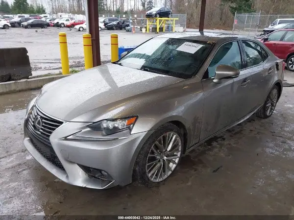 JTHBA1D27G5034892 2016 LEXUS IS - Image 2