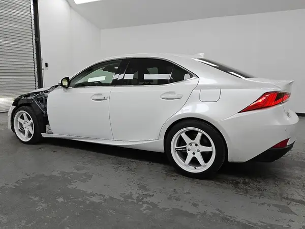 JTHBA1D27H5040869 2017 LEXUS IS - Image 2