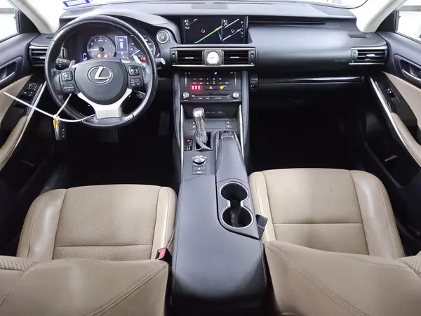 JTHBA1D27H5040869 2017 LEXUS IS - Image 8