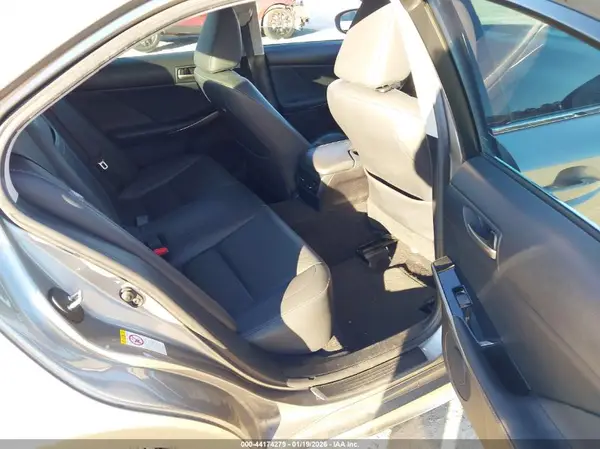 JTHBA1D27H5042802 2017 LEXUS IS - Image 8