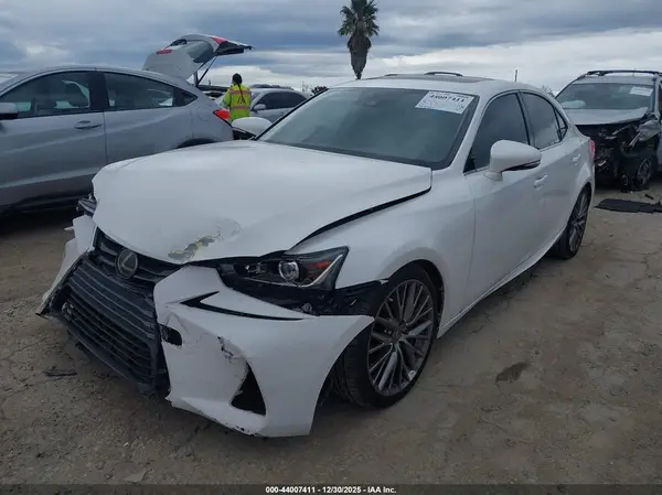 JTHBA1D27H5050706 2017 LEXUS IS - Image 2