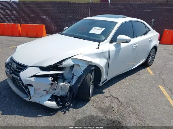 JTHBA1D27J5064952 2018 LEXUS IS - Image 2