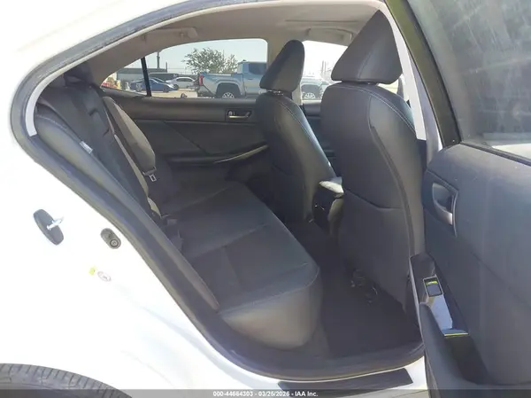 JTHBA1D27J5066460 2018 LEXUS IS - Image 8