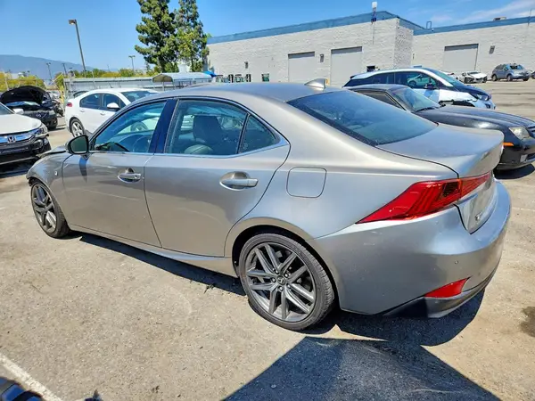 JTHBA1D27J5075403 2018 LEXUS IS - Image 2