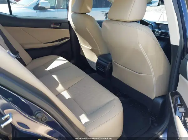 JTHBA1D27K5089402 2019 LEXUS IS - Image 8