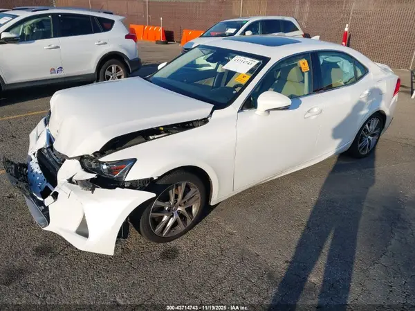 JTHBA1D27K5091828 2019 LEXUS IS - Image 2