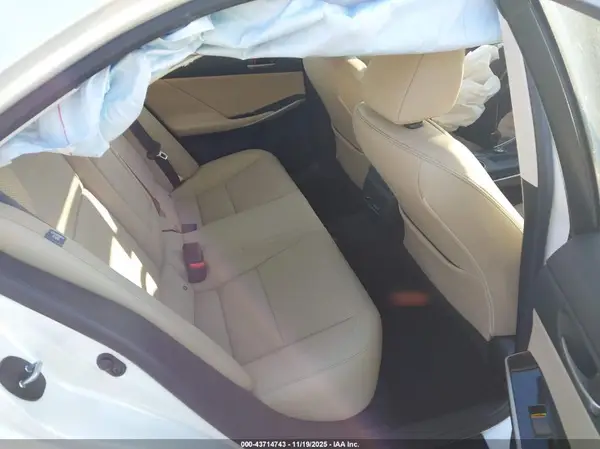 JTHBA1D27K5091828 2019 LEXUS IS - Image 8