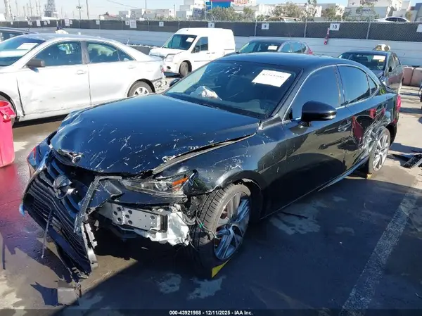 JTHBA1D27K5100799 2019 LEXUS IS - Image 2