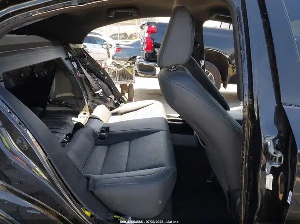 JTHBA1D27S5133320 2025 LEXUS IS - Image 8