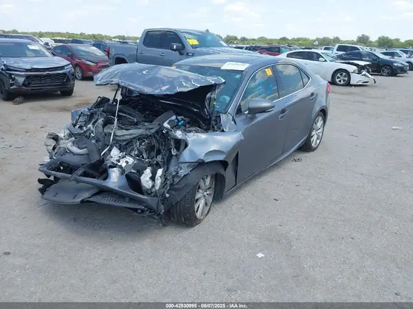 JTHBA1D28G5014232 2016 LEXUS IS - Image 2