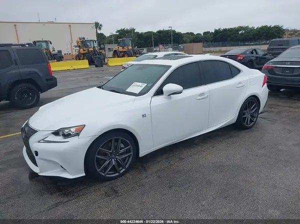 JTHBA1D28G5026574 2016 LEXUS IS - Image 2