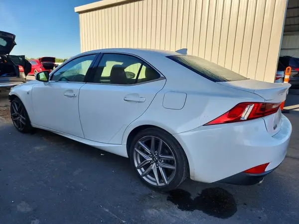 JTHBA1D28G5027840 2016 LEXUS IS - Image 2