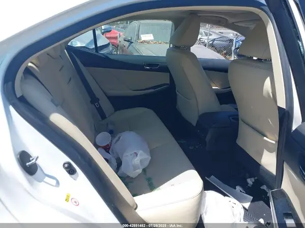 JTHBA1D28G5030026 2016 LEXUS IS - Image 8