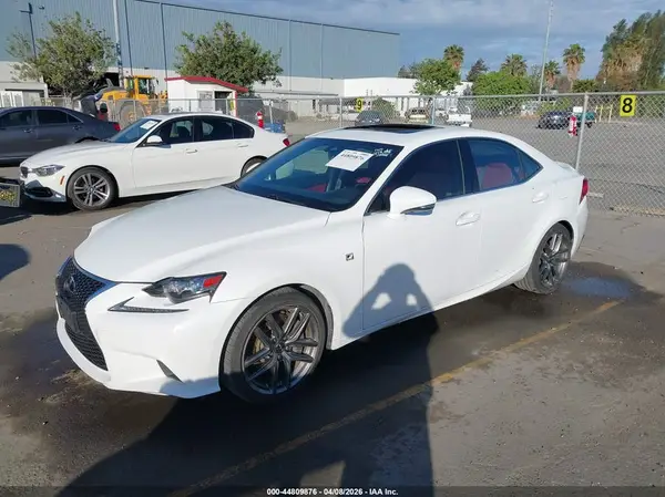 JTHBA1D28G5035744 2016 LEXUS IS - Image 2